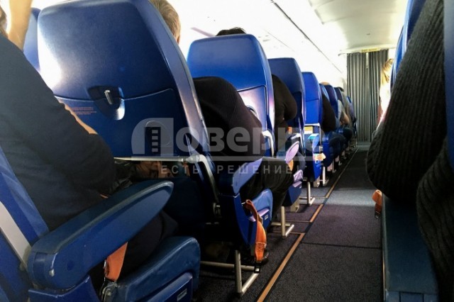 Экипаж самолёта "Уральских авиалиний" привязал скотчем к креслу напившегося пассажира
