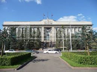 Половина бюджета Омска ушла на зарплаты чиновникам и муниципальным служащим
