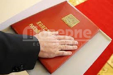 Супруги из Омска попали под домашний арест за распечатку временного паспорта на принтере