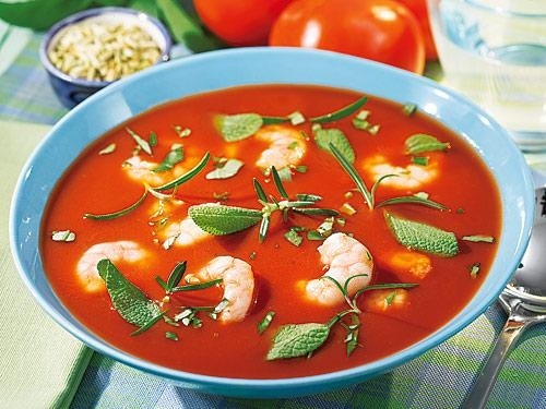 Как приготовить пикантный итальянский суп с томатами, морепродуктами и  каперсами?